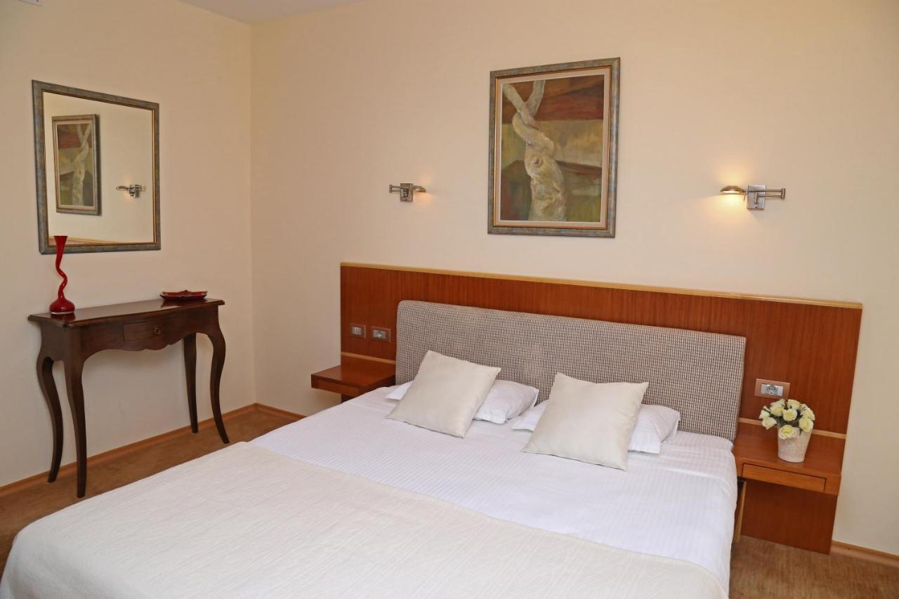 Hotel Park Central Sliven Exterior photo