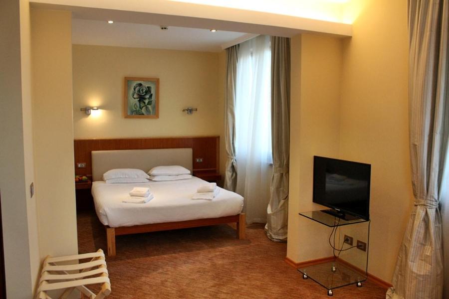 Hotel Park Central Sliven Exterior photo