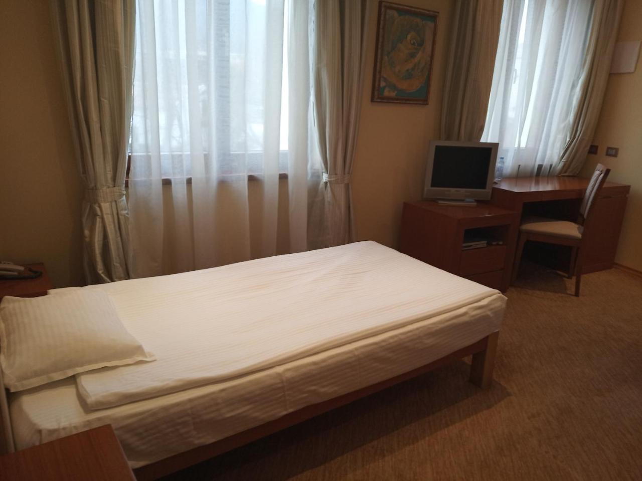 Hotel Park Central Sliven Exterior photo
