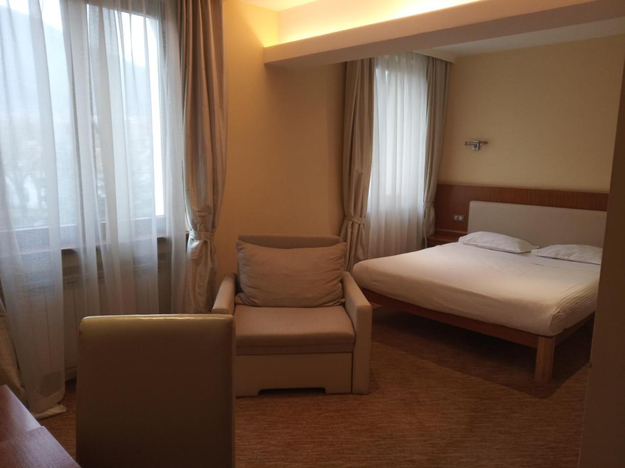 Hotel Park Central Sliven Exterior photo